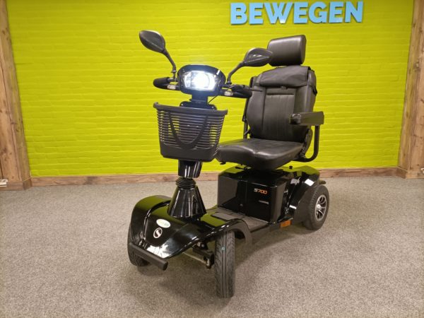 S-700 € 2350.00