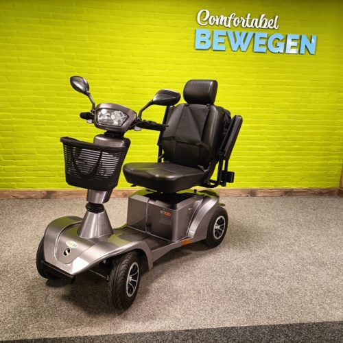 Sterling S-700 € 2495.00
